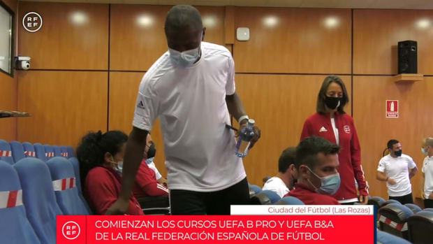 Former LaLiga stars Roberto Carlos and Fernando Torres attend coaching course